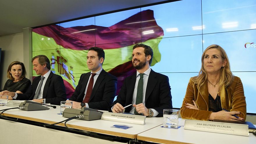 Archivo - El presidente del PP, Pablo Casado, junto al secretario general del partido, Teodoro García Egea, y los vicesecretarios Ana Beltrán, Antonio González Terol y la portavoz del Grupo Popular, Cuca Gamarra. En Madrid (España), a 13 de enero de 2020.