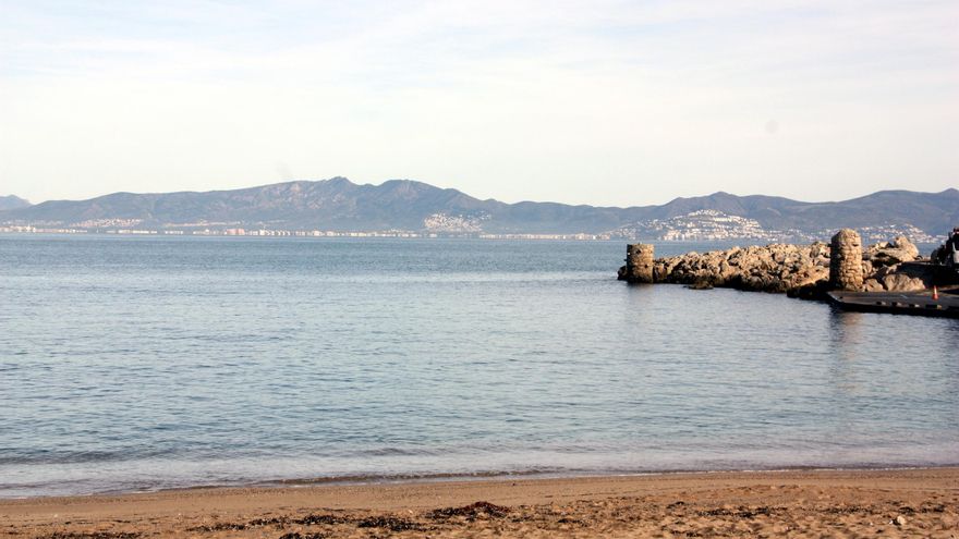 ¿Molinos de viento en una bahía de postal? La batalla por el macroparque eólico marino de Roses
