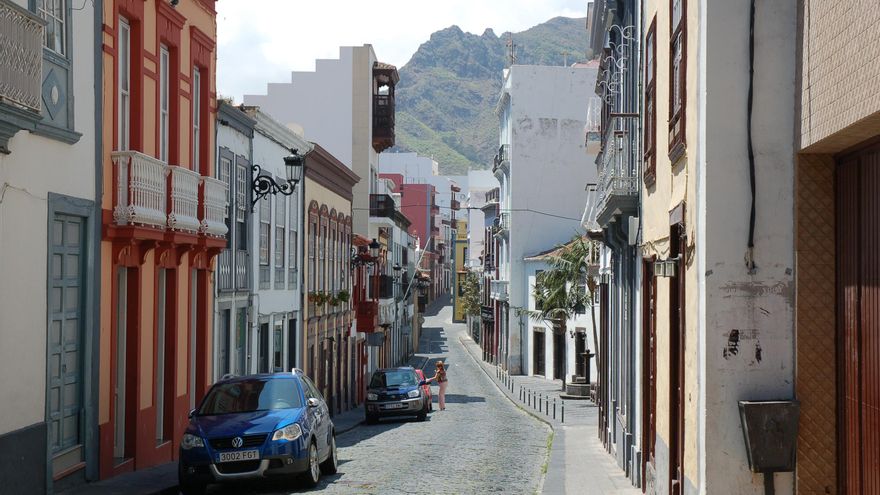 Calle Pérez de Brito de Santa Cruz de La Palma durante el confinamiento por el estado de alarma provocado por el coronavirus COVID-19