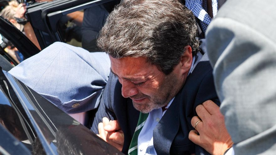 Líder de ultraderecha de Portugal intenta reanudar su campaña pero vuelve a sentirse mal