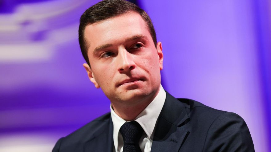 El plan de Le Pen si gana las elecciones en Francia: una 'ley de emergencia' contra la inmigración y una 'auditoría financiera'