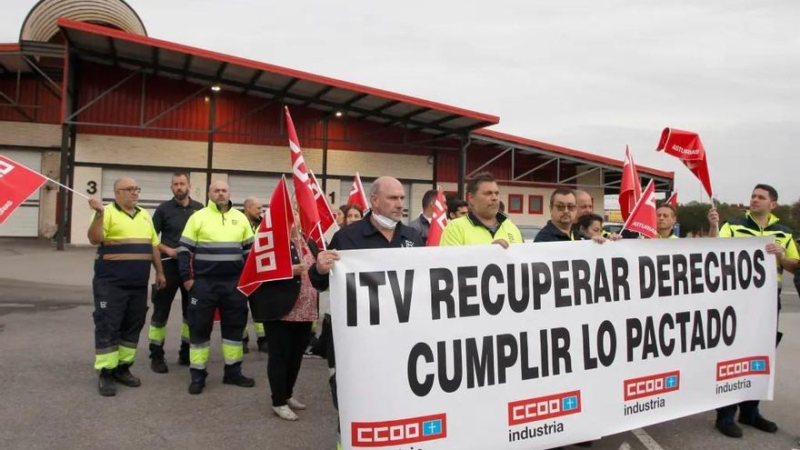 Adrián Barbón amenaza con cambiar el modelo de gestión de las ITV si no se acaba el conflicto