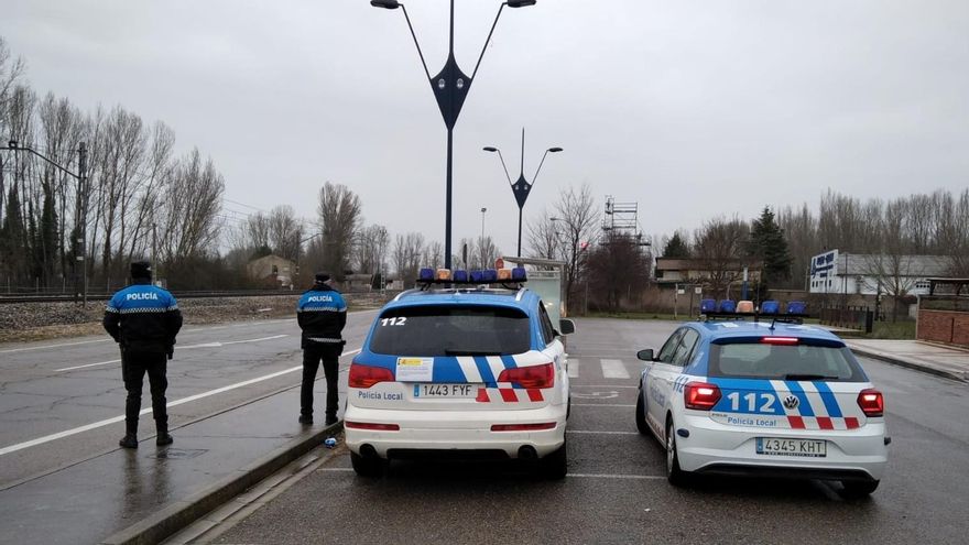 Detienen a un hombre de 73 años por agredir sexualmente a una niña de diez a la puerta de un colegio en León