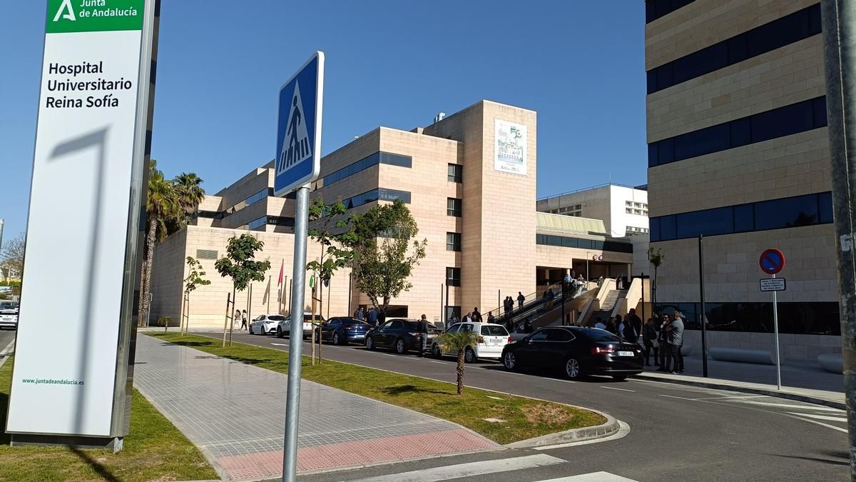 "Menos personal, camas cerradas y más negocio para la privada": CCOO denuncia la situación de la sanidad en Córdoba en verano