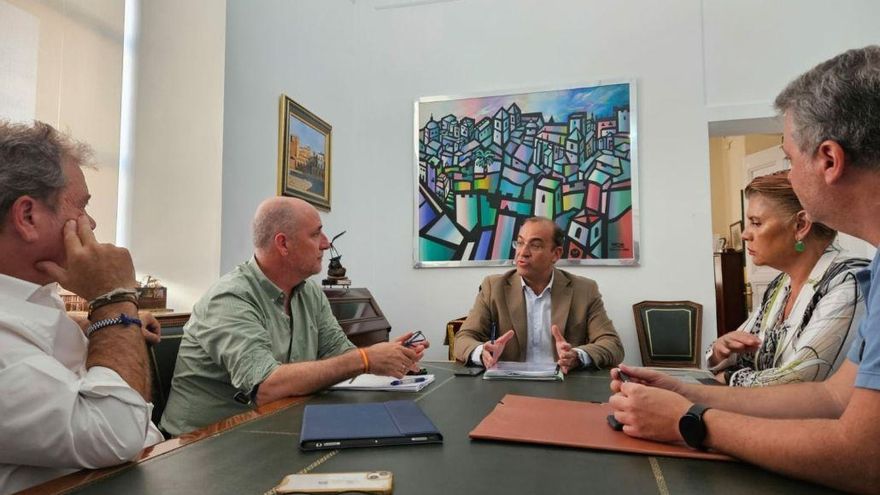 El Ayuntamiento de Cáceres y la Fundación Lumbini se comprometen a mantener el templo budista en la ciudad