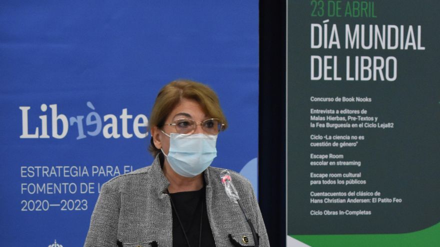 La consejera de Educación de Murcia que formó parte de Vox quiere revisar los libros de texto para asegurar su "neutralidad ideológica"