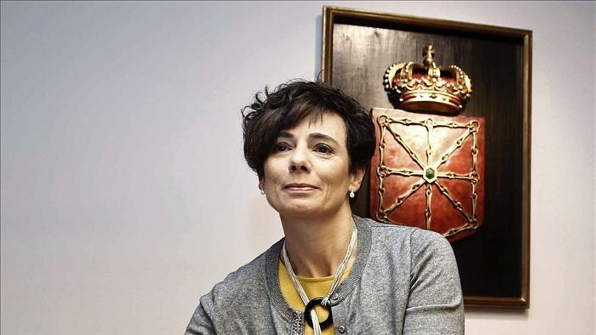 La exdirectora de la Hacienda Tributaria de Navarra, Idoia Nieves, a su llegada a la comisión