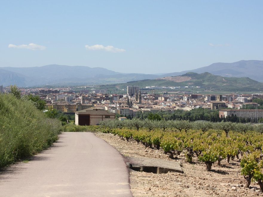 Entrando en Logroño por el Camino viejo de Viana. Por aquí va el Camino de Santiago.