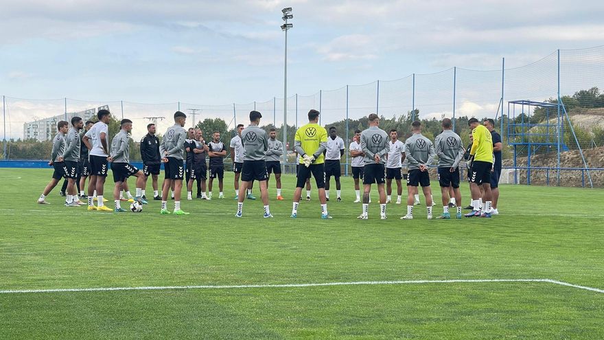 La UD Las Palmas examina su buen momento frente al poderoso Alavés