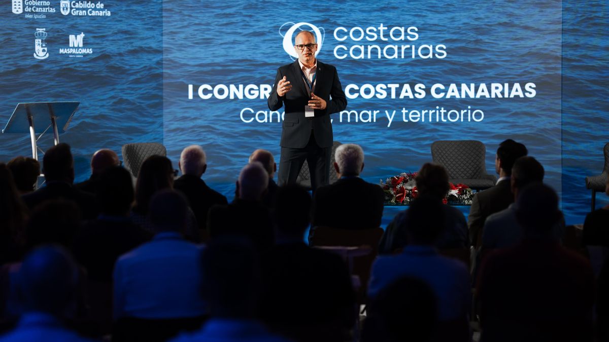 El director general de Costas y Gestión del Espacio Marítimo Canario, Antonio Acosta,  en el I Congreso de Costas Canarias: Canarias, Mar y Territorio