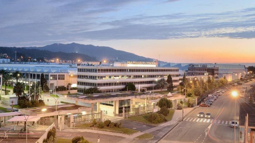 Fachada de la fábrica de Stellantis