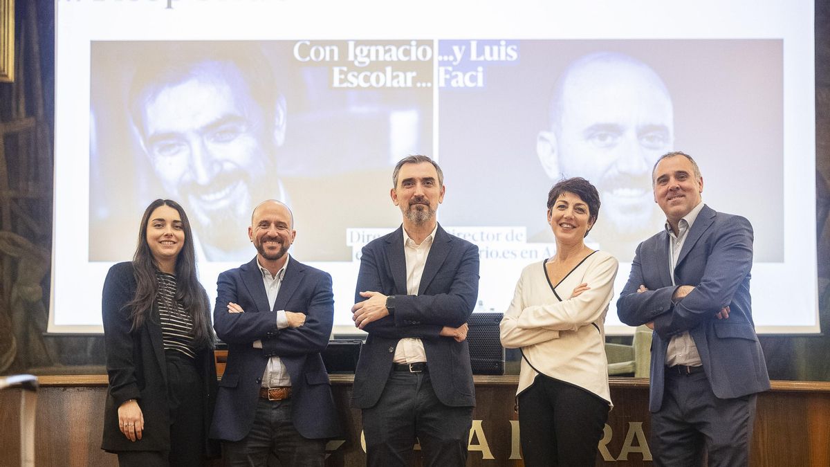 Un momento del encuentro con socios de elDiario.es celebrado en Zaragoza el pasado mes de febrero.