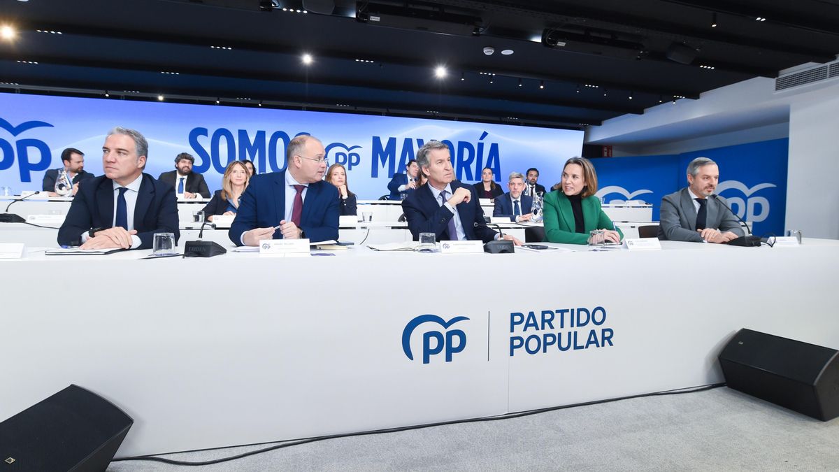 El PP de Feijóo dice no ser "juez" para "decidir" si Rajoy y Cospedal fueron responsables de la Operación Kitchen