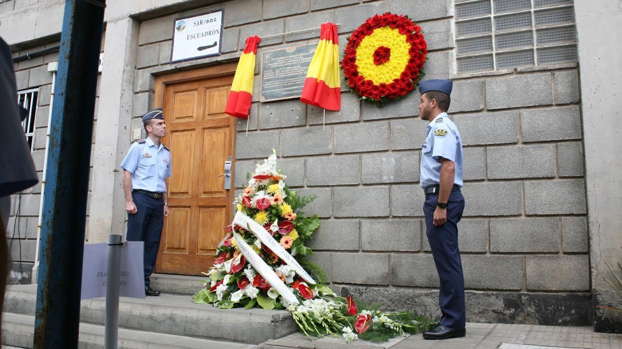 Acto de homenaje a los cuatro militares que fallecieron en el accidente del helicóptero del SAR. (ALEJANDRO RAMOS)