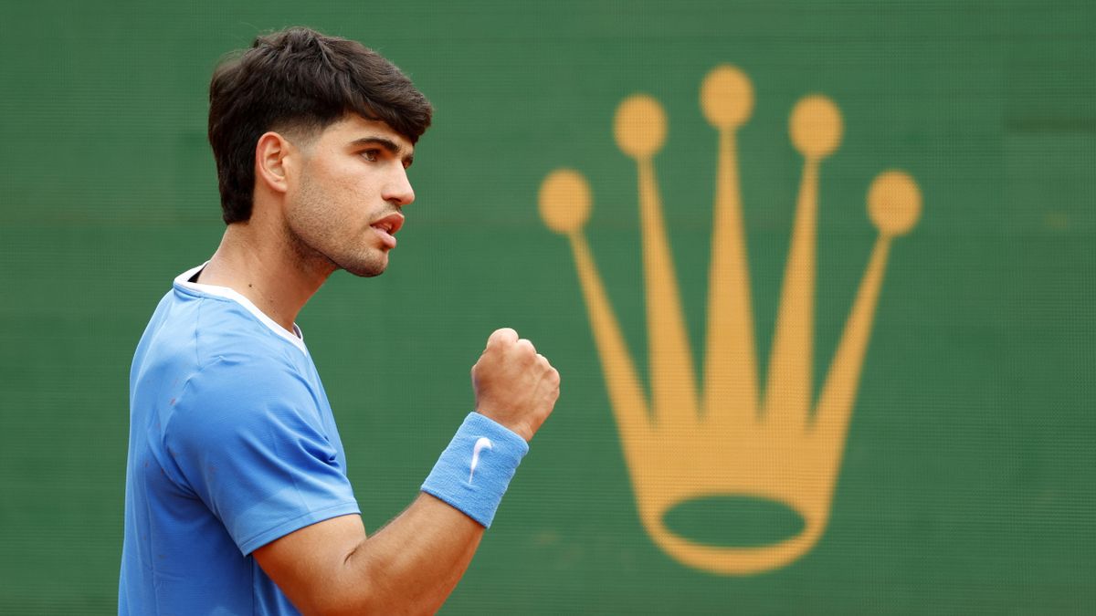 Alcaraz celebra un punto en su debut en el Masters 1000 de Montecarlo
