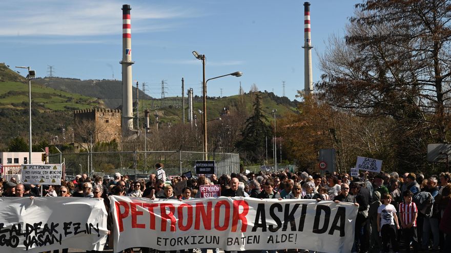 El Gobierno vasco tranquiliza a la población del entorno de Petronor y asegura que la calidad del aire es "normal"