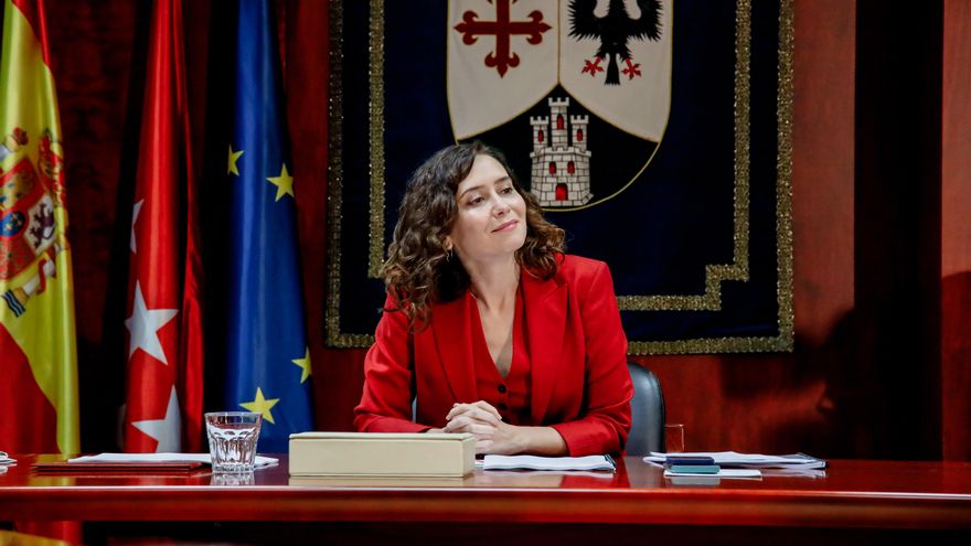 La presidenta de la Comunidad de Madrid, Isabel Díaz Ayuso, preside la reunión del Consejo de Gobierno.