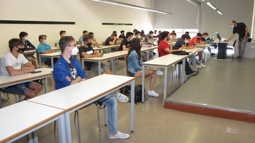 Un grupo de alumnos en una sesión de bienvenida del curso 2020/2021 en la Universitat de Lleida, una de las que imparte grados de tres años