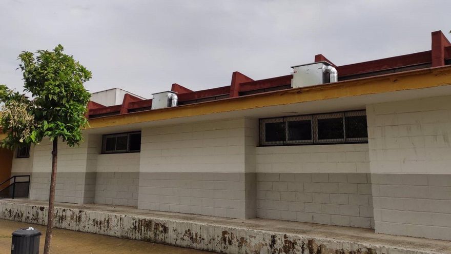 Alumnos y profesores del CEIP Mediterráneo, sin calefacción por la avería de la nueva climatización