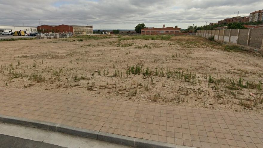 Se vende parcela municipal en Calahorra por 2,5 millones de euros para comercios, oficinas, servicios, hostelería u ocio