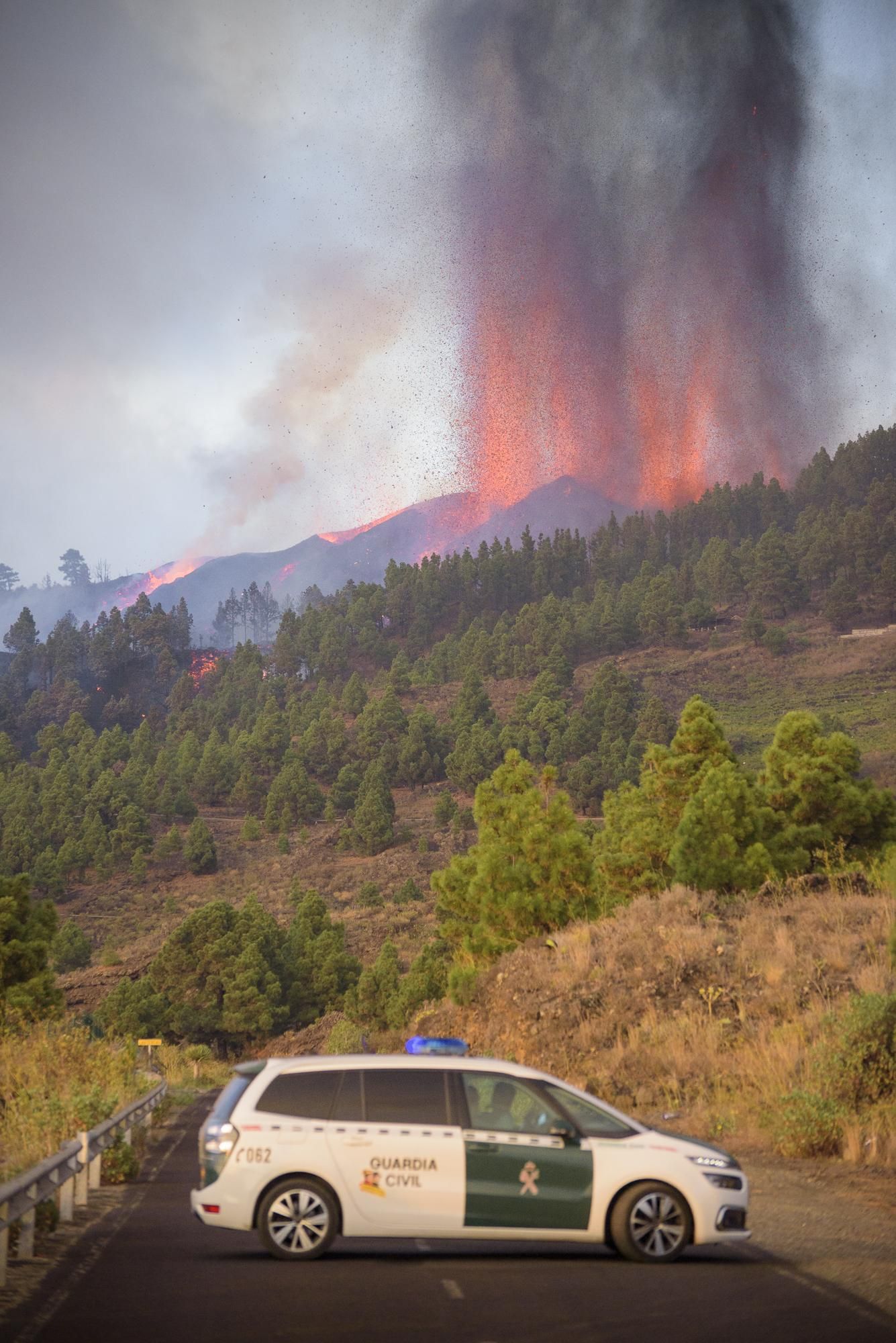 FOTOGALERÍA | Segundo día de erupción en La Palma