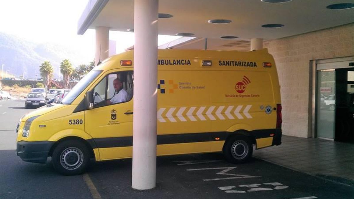 Imagen de archivo de una ambulancia del SUC en el Hospital General de La Palma.