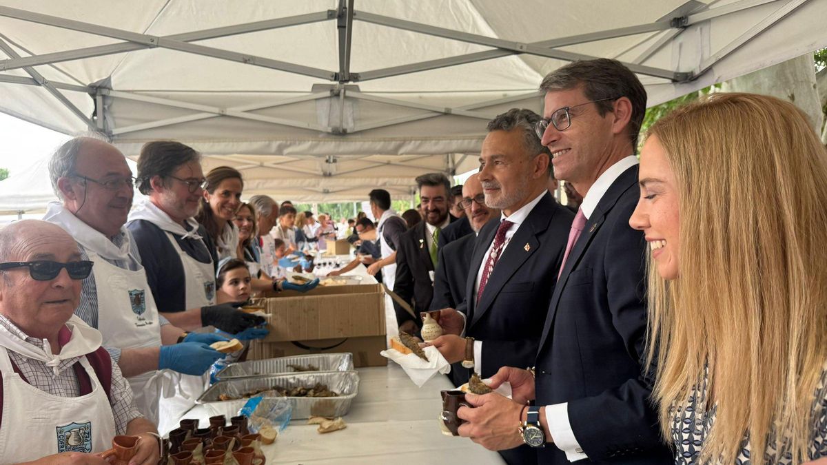 Escobar, Capellán y Fernández en el reparto del Pan y el Pez en San Bernabé