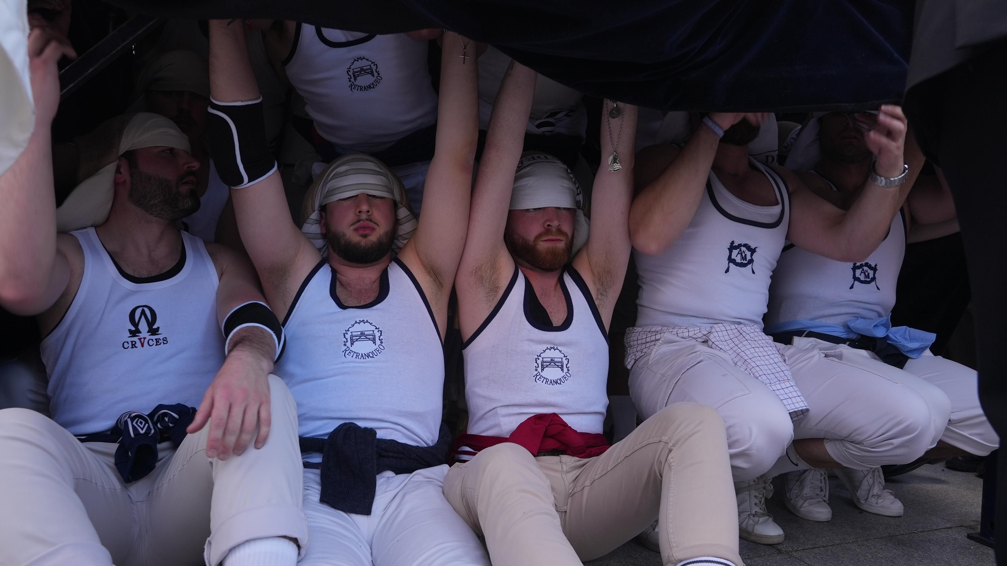 Salida procesional de la Hermandad de la Vera Cruz, en imágenes