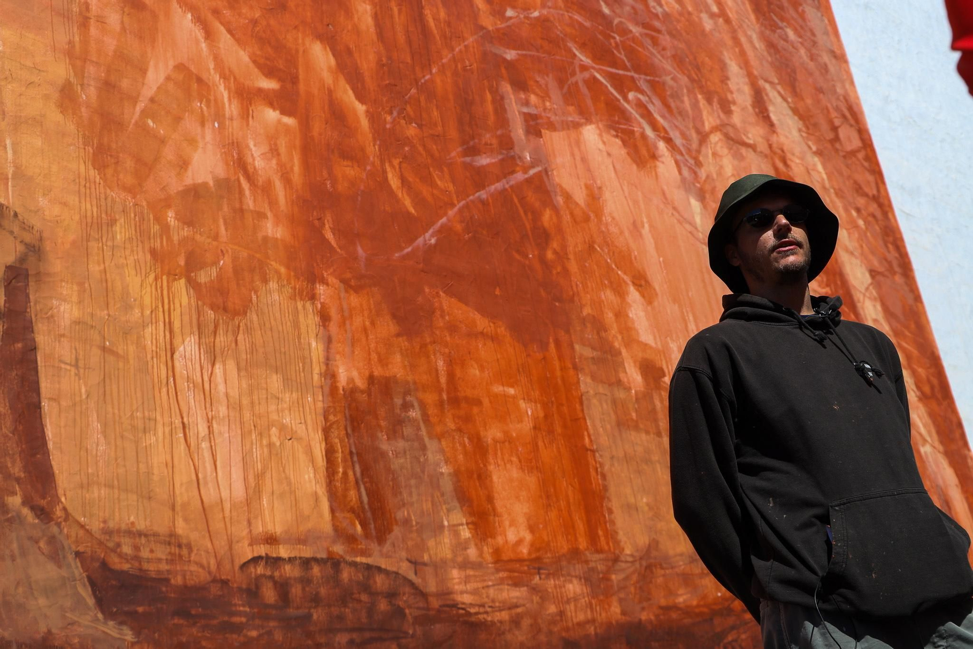 Arte efímero de conciencia ecológica en las calles de El Paso. LUIS G. MORERA /EFE