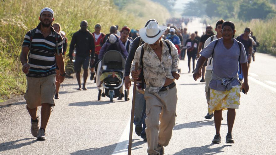 La caravana migrante avanza mermada por el sur de México