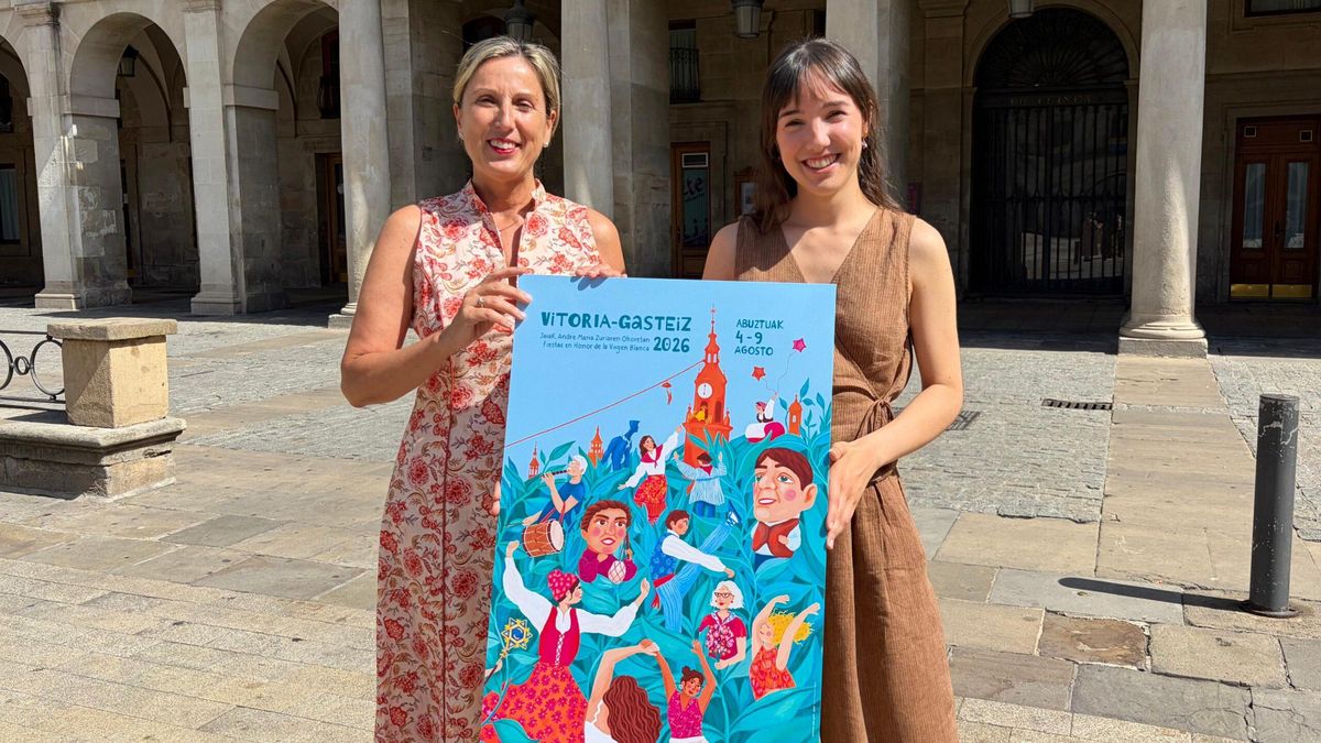 Anne Baskaran y la edil de Cultura, Sonia Díaz de Corcuera, con el cartel de 2026
