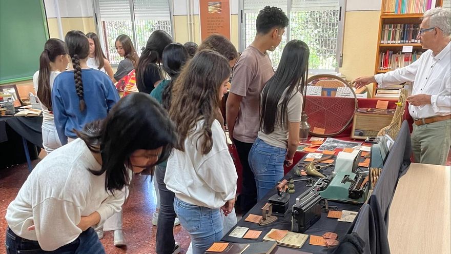 Los alumnos han recopilado todo tipo de objetos.