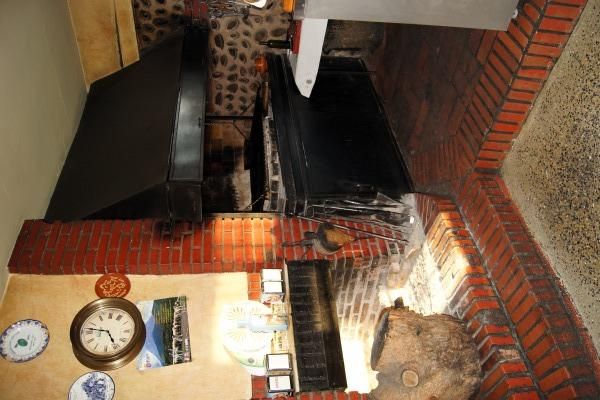 La parrilla funciona mañana y noche.