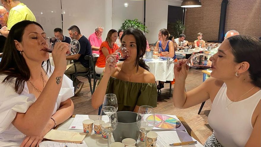 Las catas de Tierra de Viñedos y la Interprofesional del Vino de España han doblado el número de asistentes con respecto al año pasado