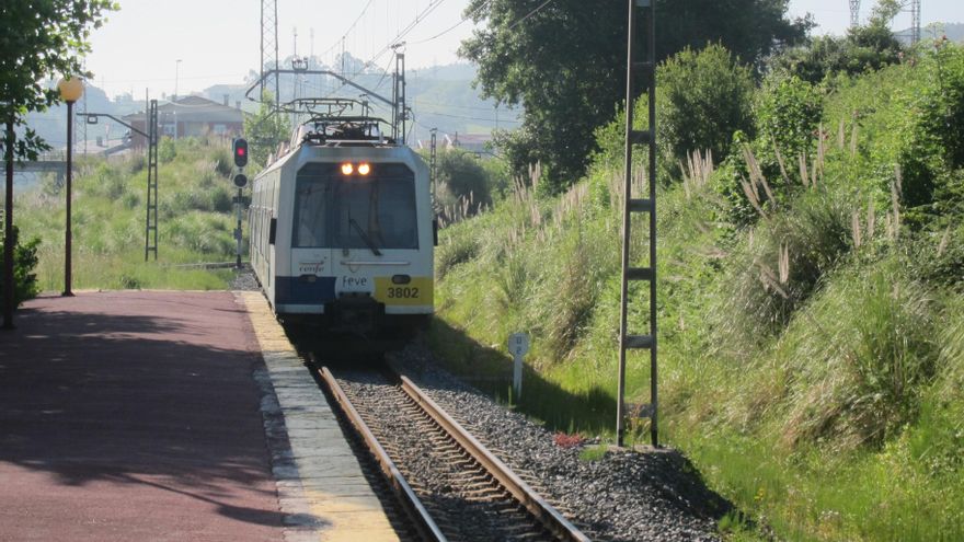 Trece trenes suspendidos en una mañana entre Santander y La Cantábrica, Torrelavega, Corrales y Reinosa
