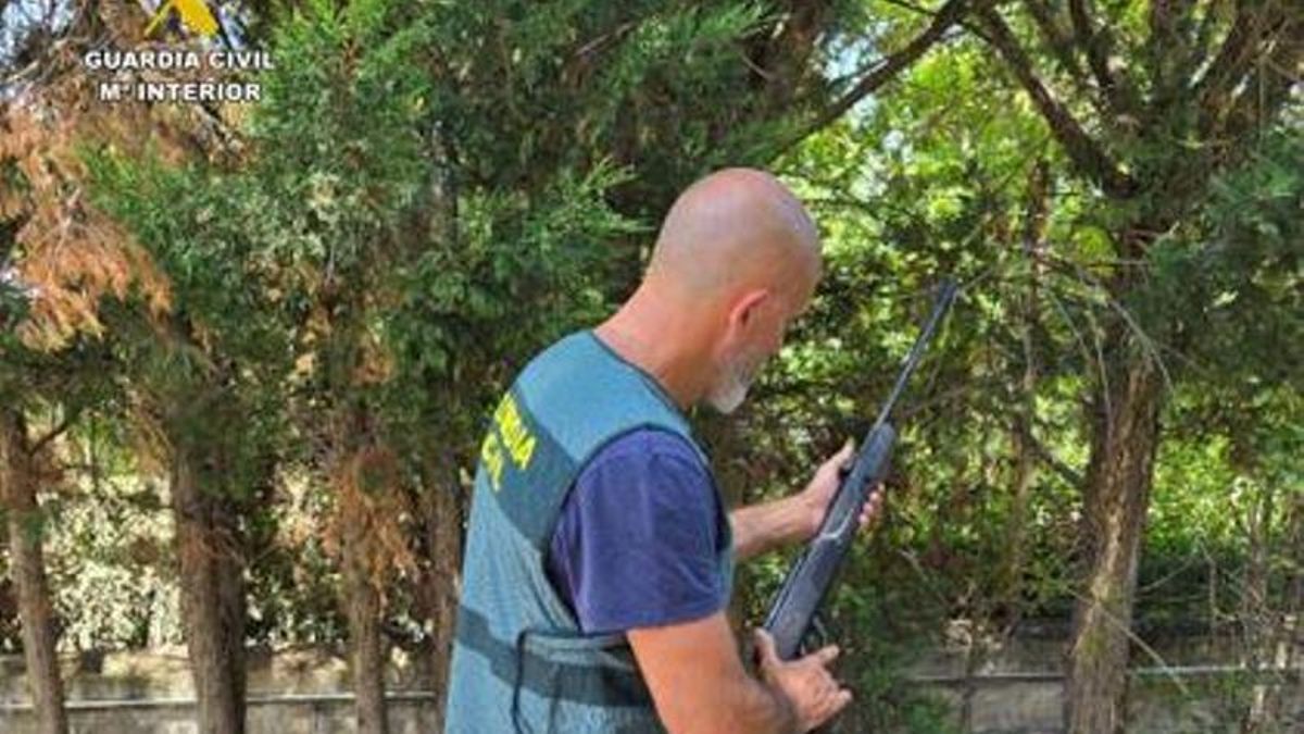 El arma de la que se ha incautado la Guardia Civil.