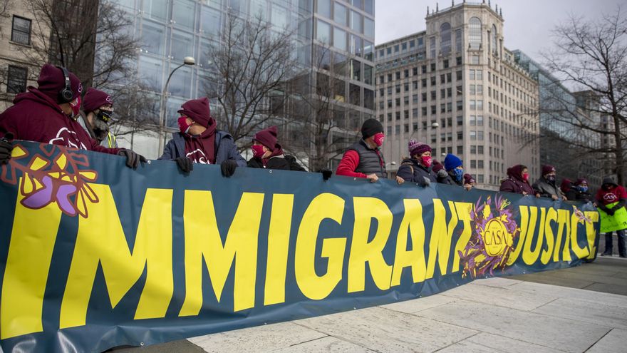 Los inmigrantes presionan a Biden cambios más rápidos en inmigración