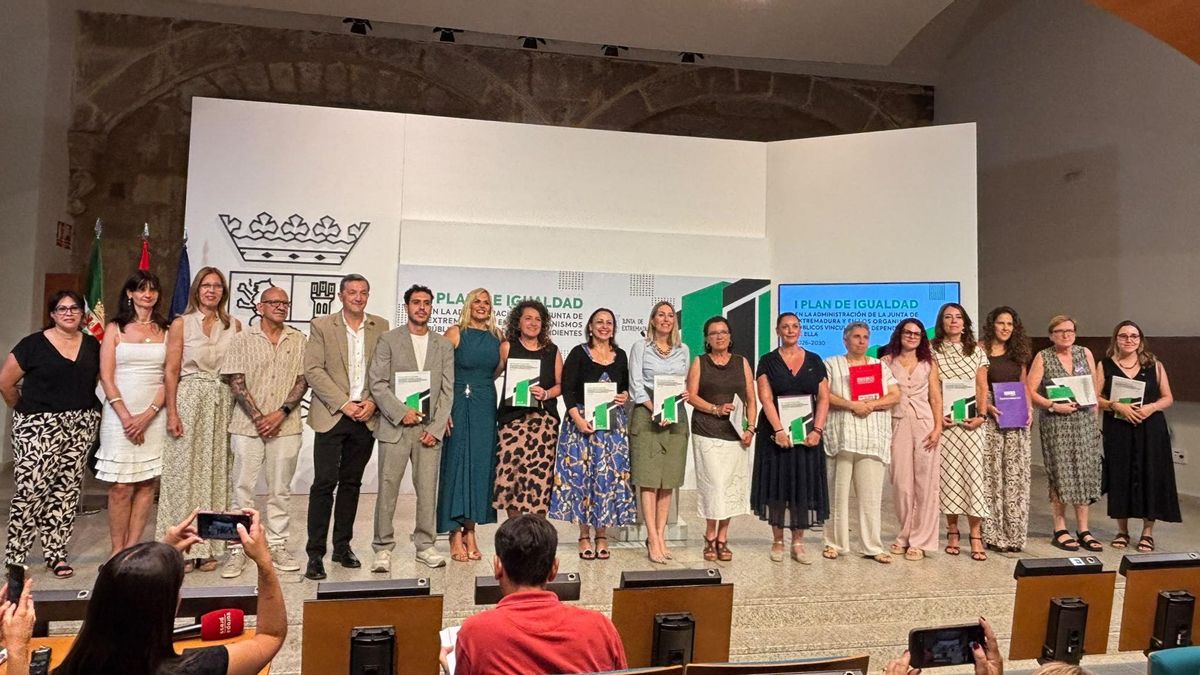 El primer Plan de Igualdad de la Junta regulará la conciliación y blindará la promoción interna de las empleadas públicas