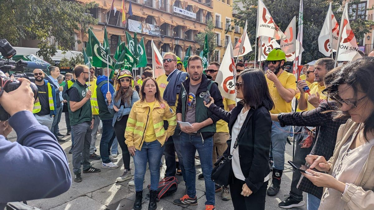 Concentración de sindicatos en la Plaza de Zocodover en Toledo