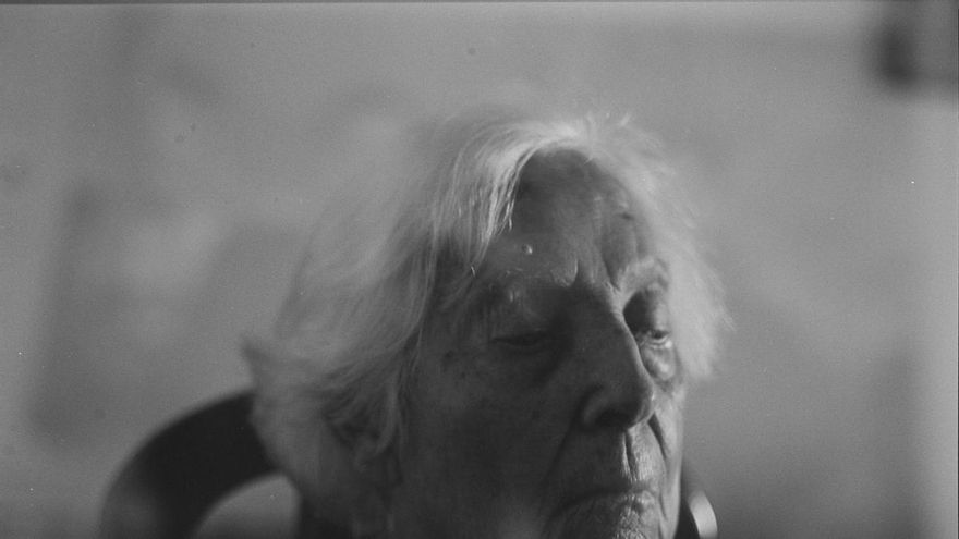 Guillermo Carazo rinde el mejor homenaje a su abuela Facunda con un fotolibro sobre su alzhéimer