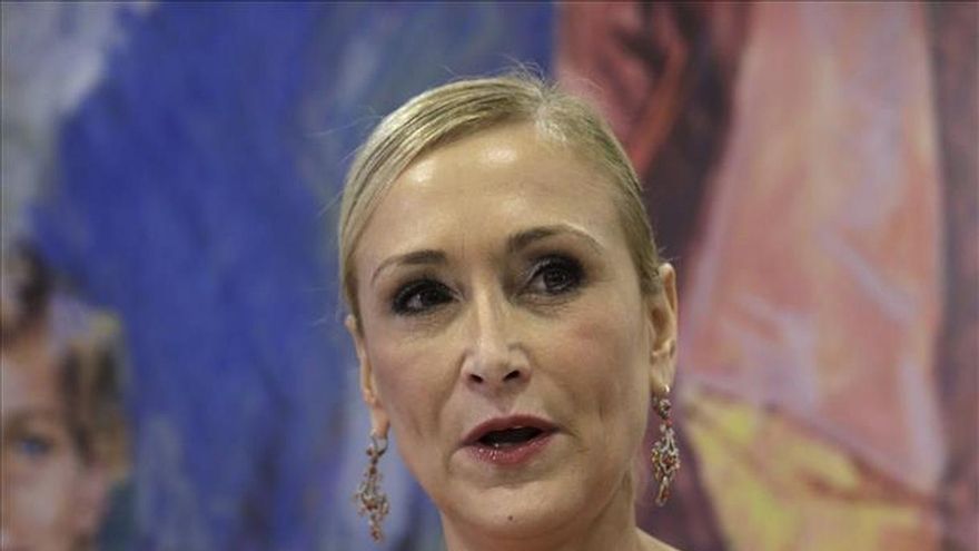 Cifuentes anuncia que los inmigrantes sin papeles pagarán el 40 por ciento de los fármacos