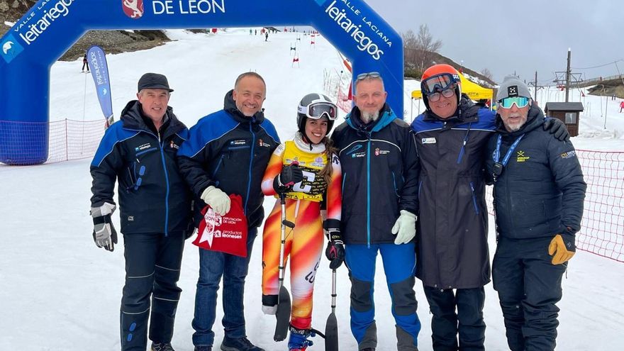 La estación de esquí de Leitariegos homenajea a la campeona paralímpica leonesa María Martín-Granizo