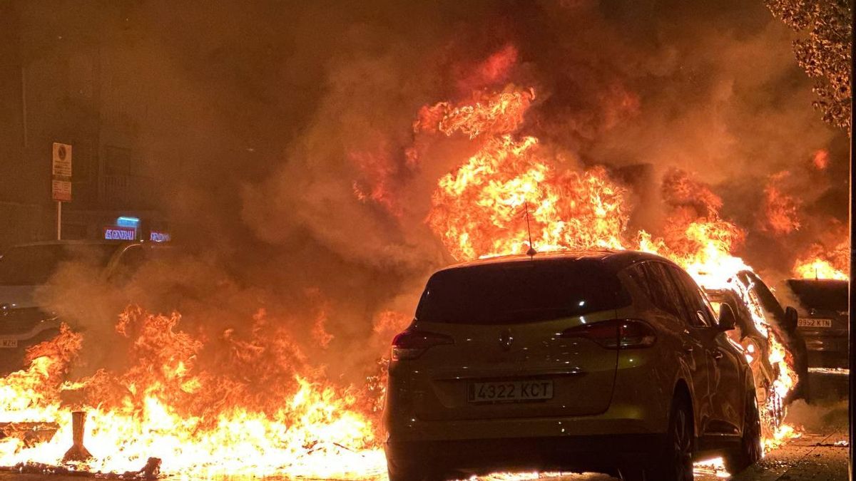 Coches ardiendo en Bilbao