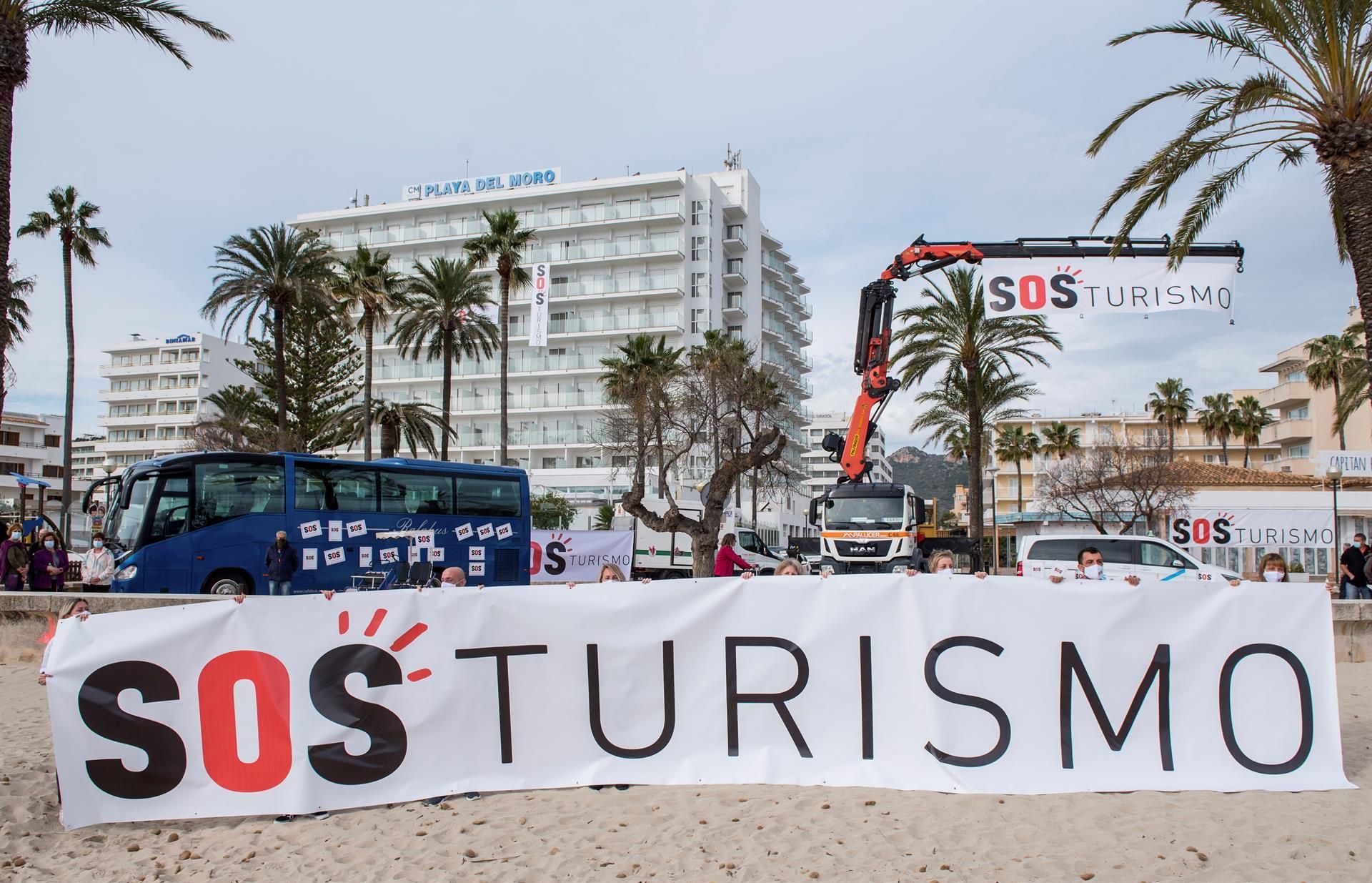 Concentració de SOS Turisme a Cala Millor el febrer de 2021