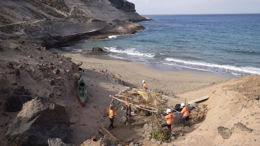 Uno de los chamizos desmantelados en La Caleta de Adeje