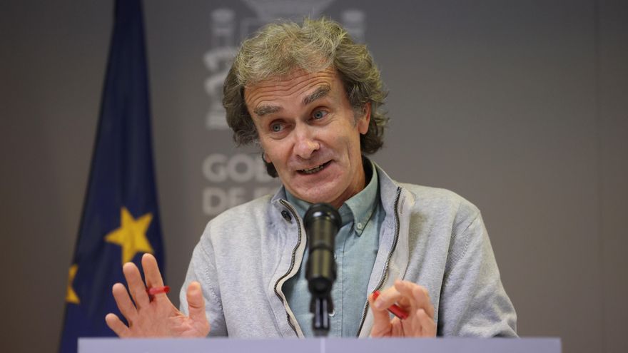 El director del Centro de Coordinación de Alertas y Emergencias Sanitarias del Ministerio de Sanidad, Fernando Simón, durante la rueda de prensa ofrecida este jueves en Madrid para dar a conocer los últimos datos de la evolución de la pandemia de la covid19 . EFE/JuanJo Martín