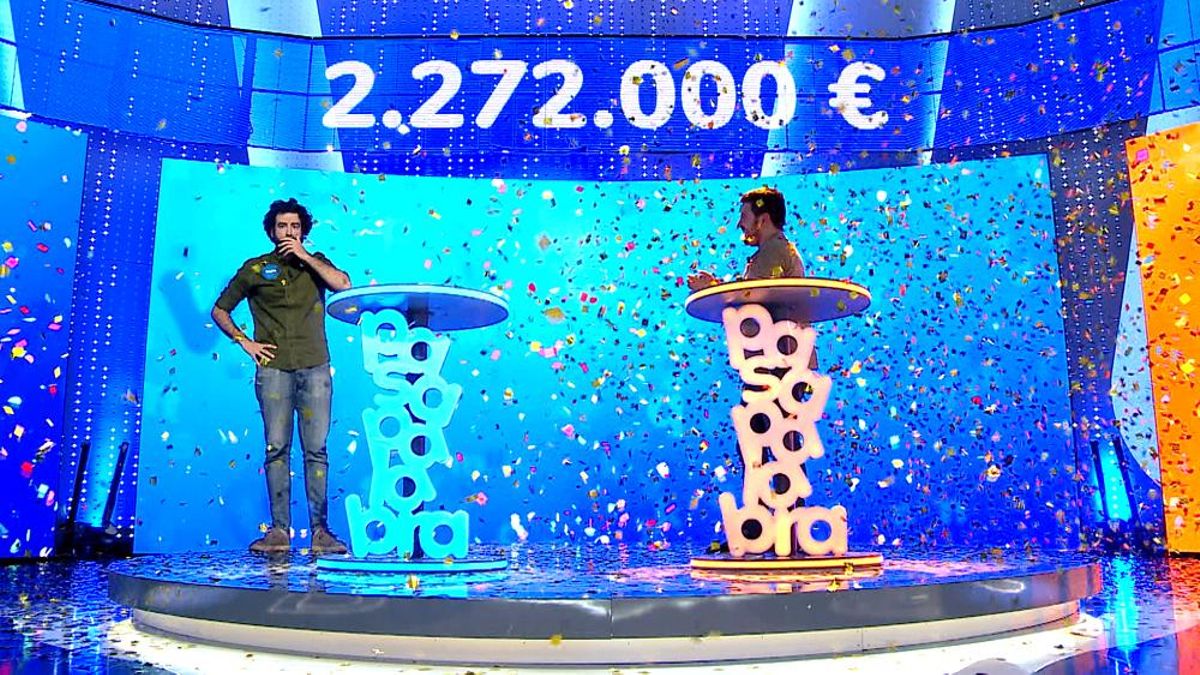 Rafa y Orestes, tras completar el Rosco de 'Pasapalabra'