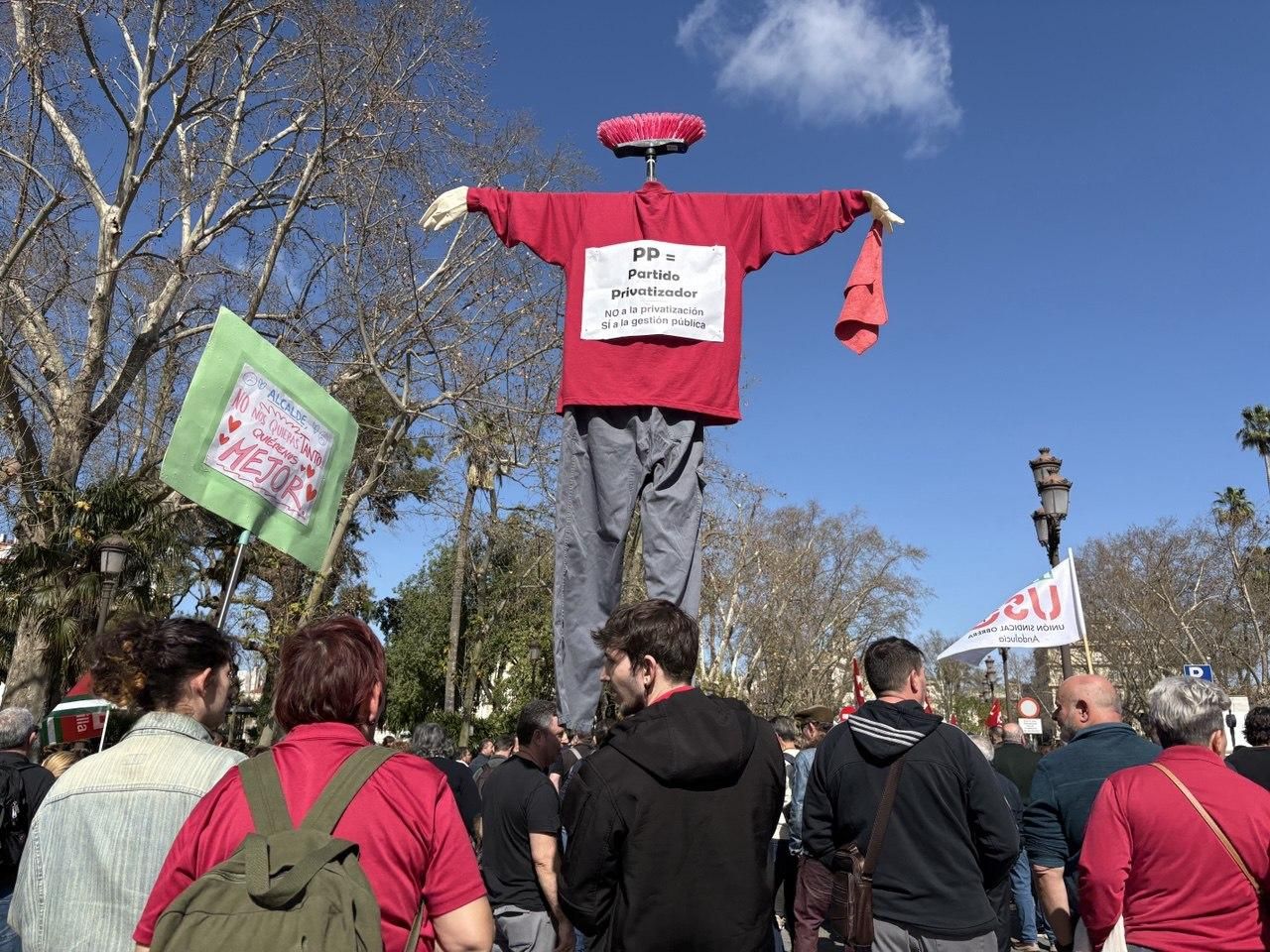 La manifestación ha reunido a 1.000 asistentes, según datos de la Policía Nacional