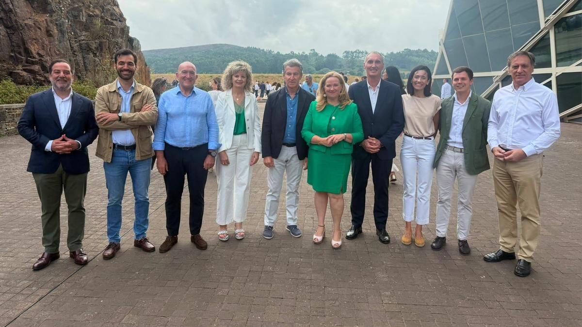 Feijóo bendice en Santiago de Compostela a los candidatos del PP en las capitales de provincia