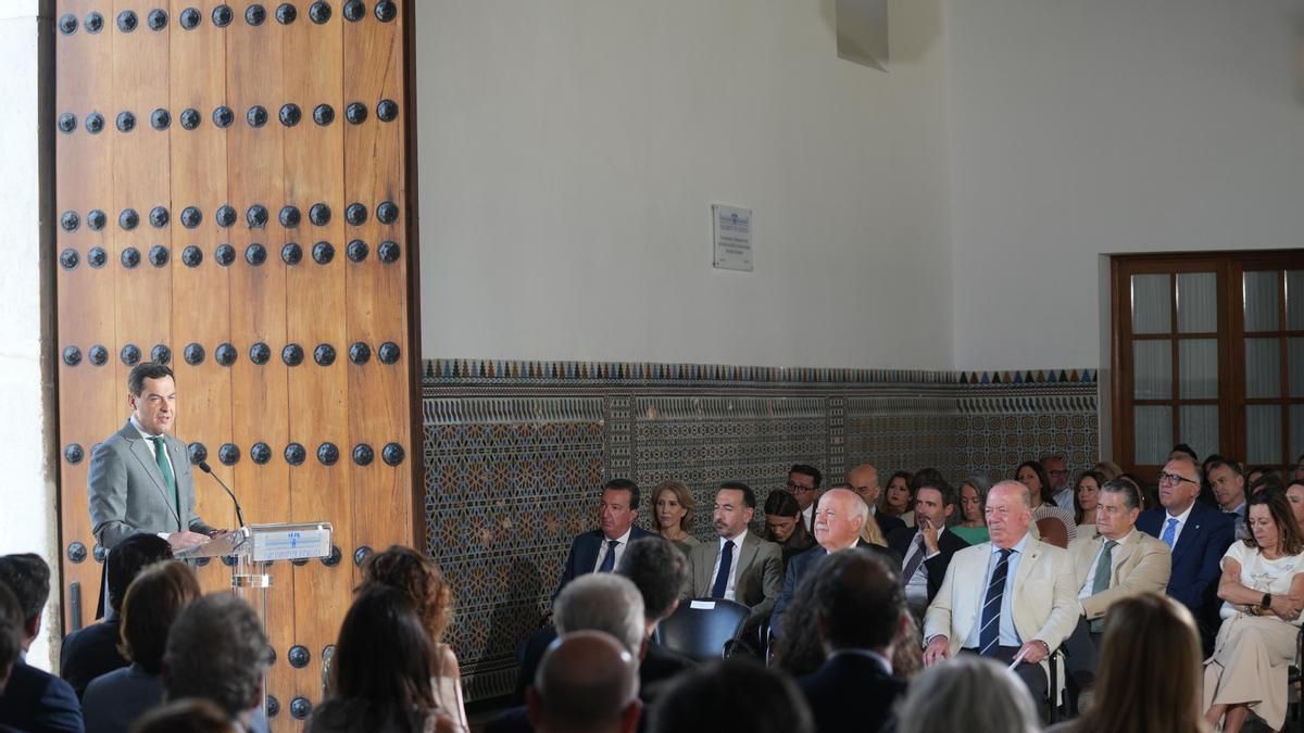 Moreno rinde el primer homenaje a Blas Infante tras pactar con Vox la derogación de la Ley andaluza de Memoria